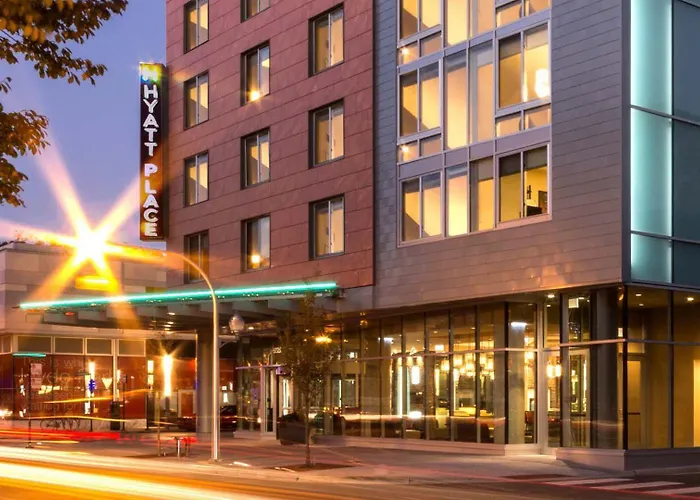Hyatt Place Chicago-south/university Medical Center Hotel 3*